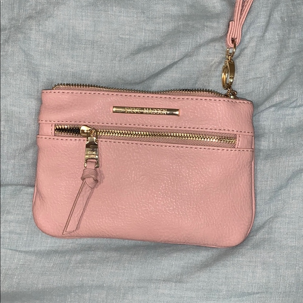 Steve Madden wristlet